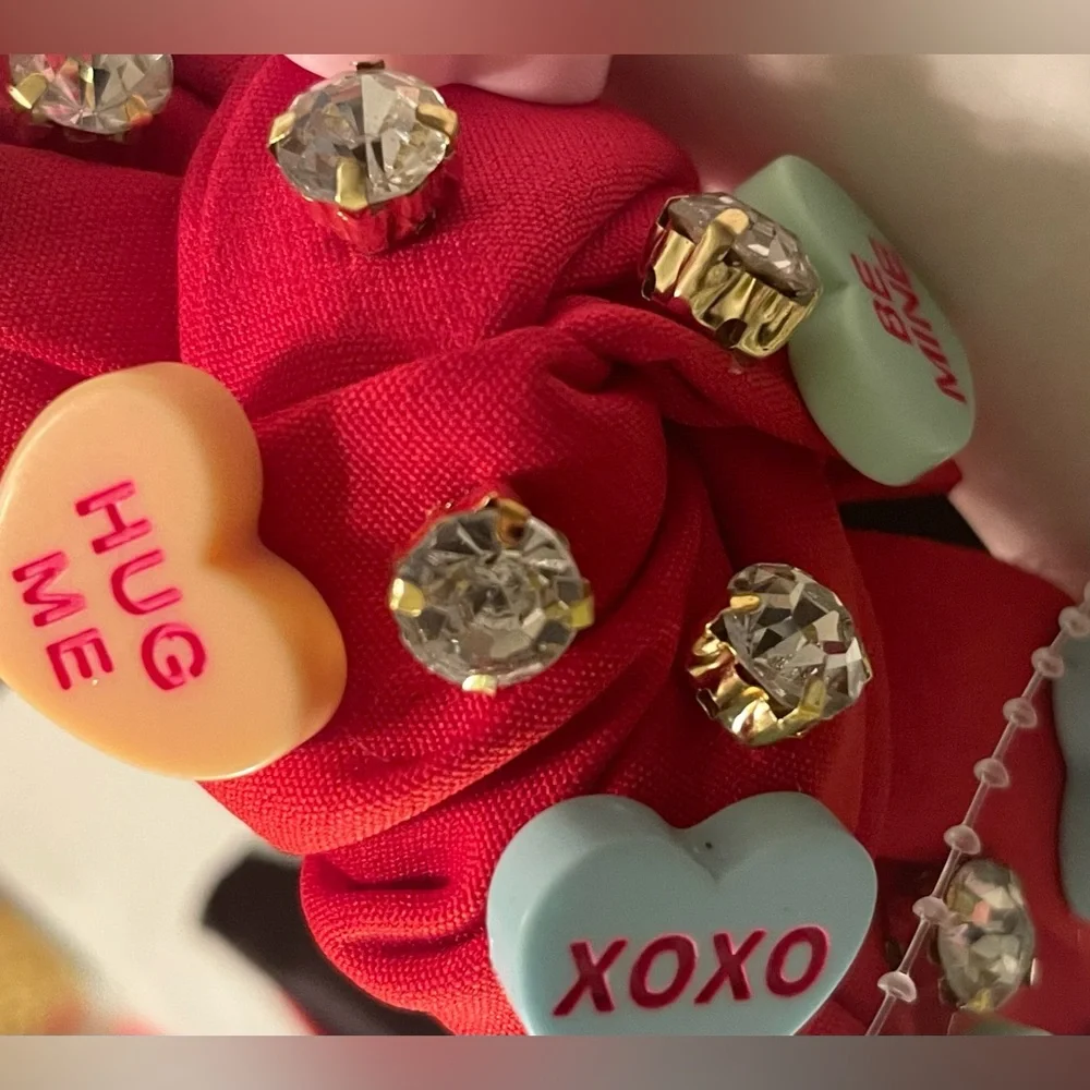 ☀️SALE☀️NWT Valentine’s Day Rhinestones Candy Hearts Top Knot Headband. Red.♥️ - Picture 7 of 7
